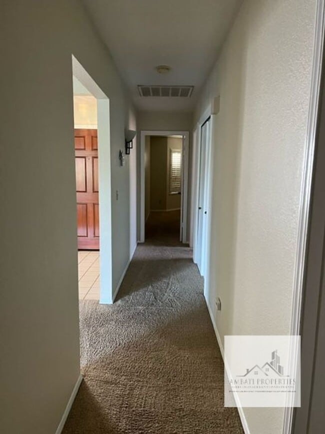 Building Photo - Beautiful Home in Woodward Lake Community ...