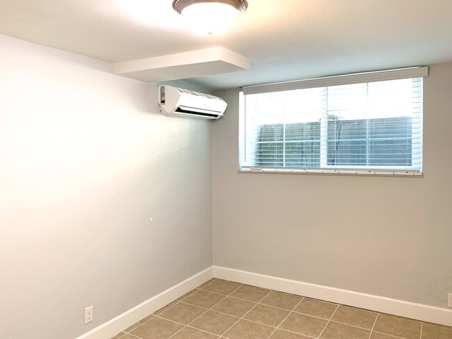 Building Photo - Tenth East Apartments