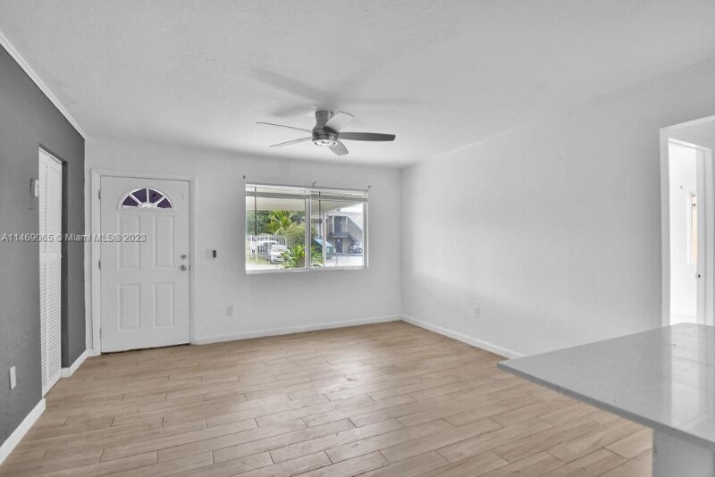 Building Photo - 1461 NE 131st St