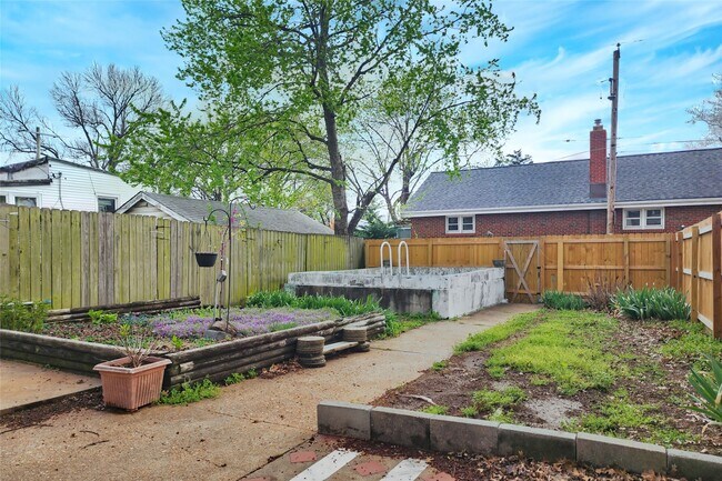 Building Photo - 4154 Schiller Pl