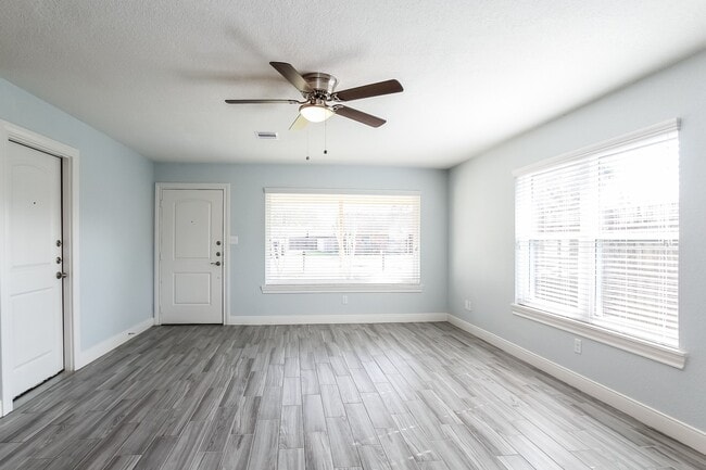 Building Photo - 1140 Glenda St