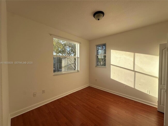 Building Photo - 2755 SE 16th Ave