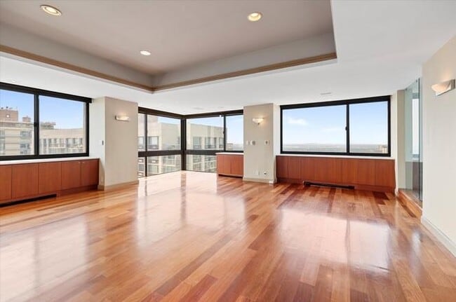 Building Photo - 200 Old Palisade Rd