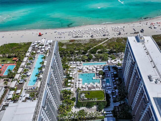 Building Photo - 2301 Collins Ave