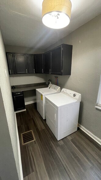 Building Photo - 2311 Grandview Ave