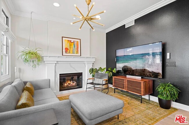 Building Photo - 2584 Bungalow Pl