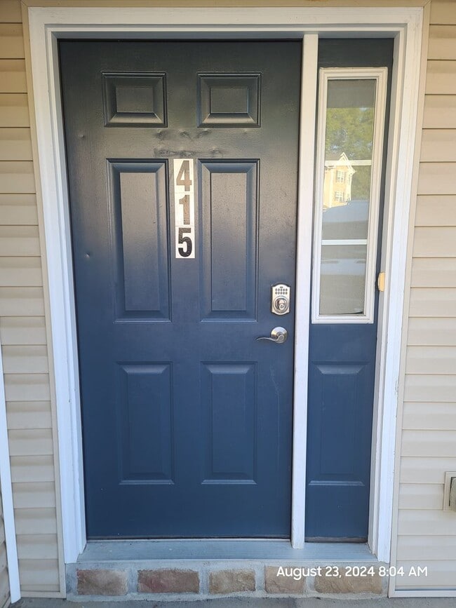 Building Photo - 3 Bedroom Townhouse For Rent in Waynesboro