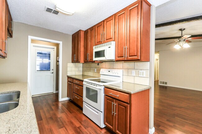 Building Photo - 6407 35th St