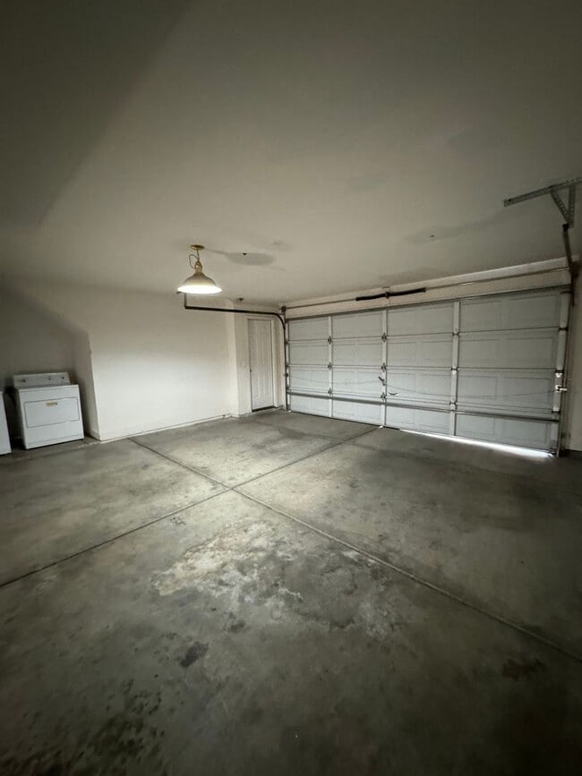 Building Photo - 1 bedroom 1 bath - Apartment Near Casinos with Attached Garage