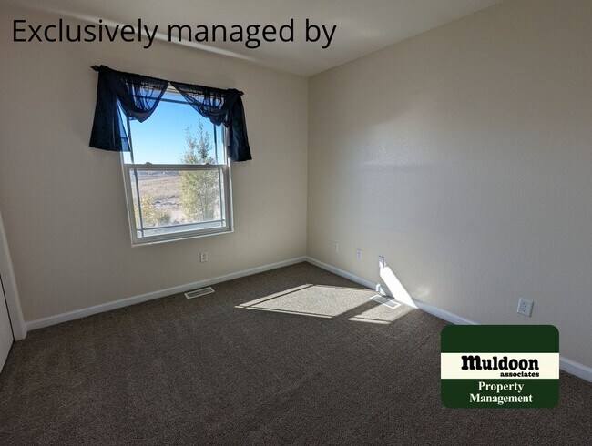 Building Photo - Spacious Updated Pueblo West Home! Pet Friendly!