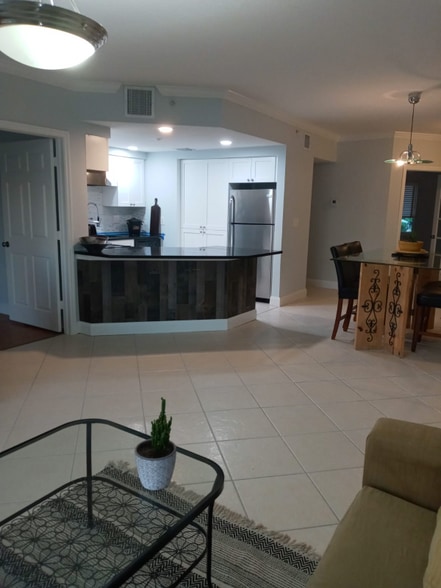 Building Photo - 4401 Crystal Lake Dr