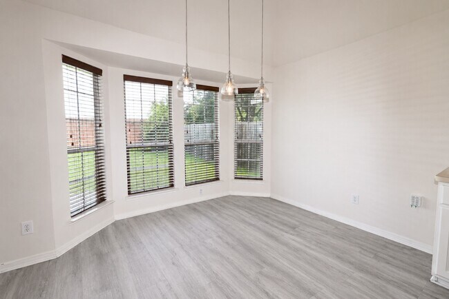 Building Photo - 6343 Big Oak Canyon Dr