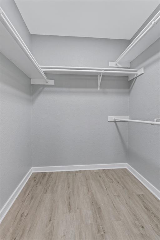 Building Photo - 700 Creekmont Dr