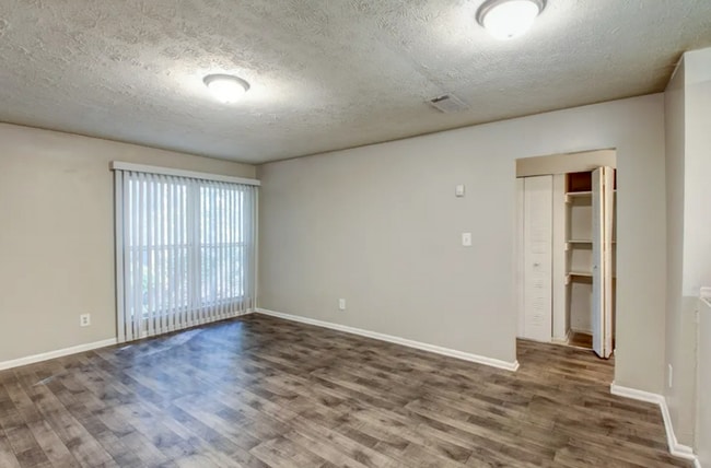 Interior Living Area - Aspen Court Apartments
