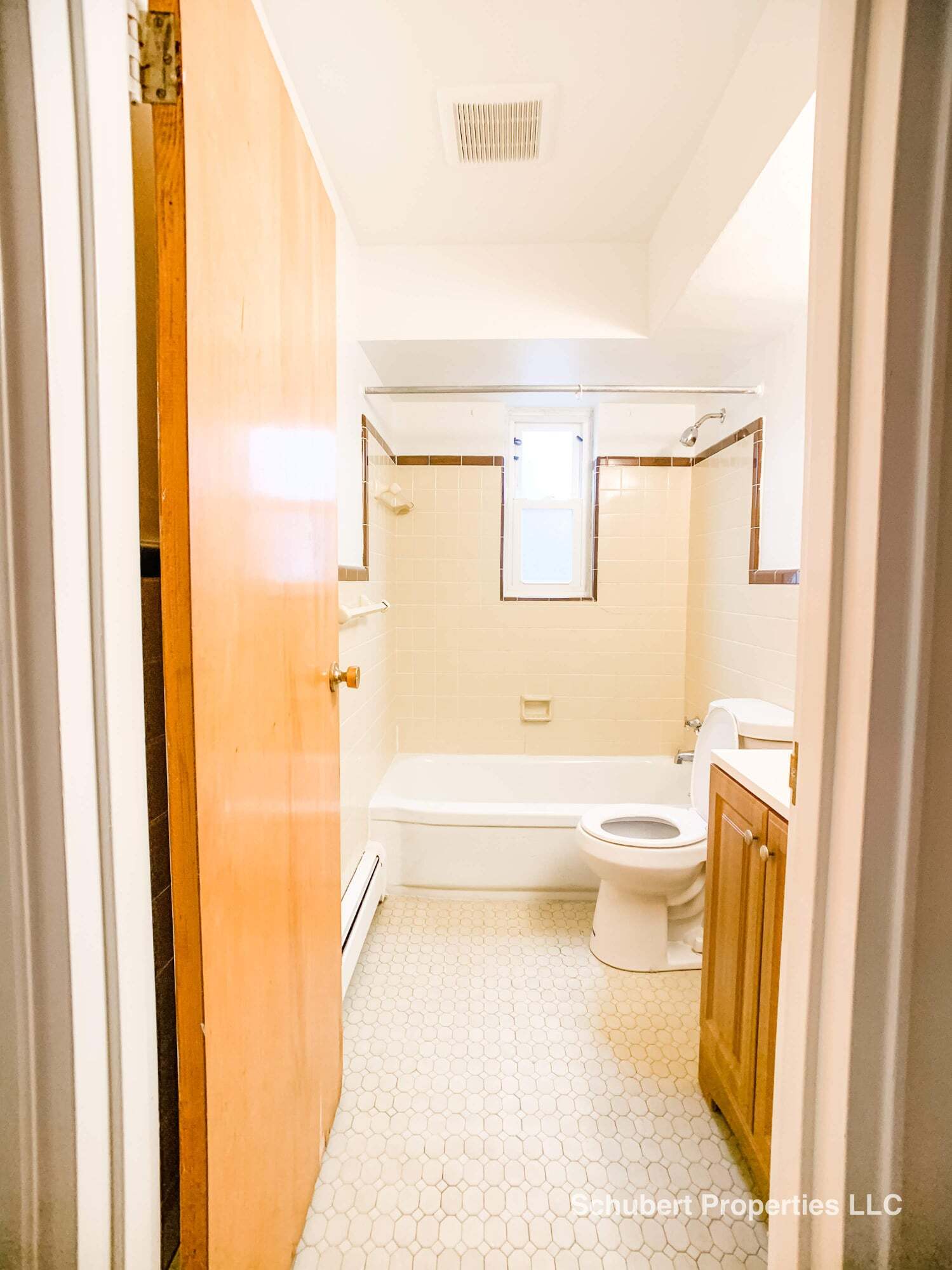 Bathroom #1 - 3154 Schubert Ave