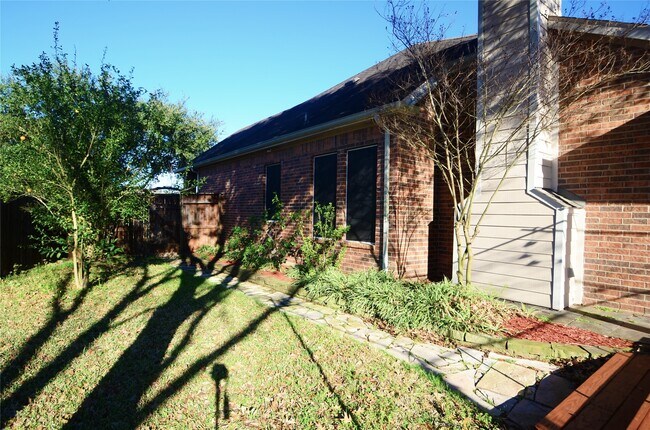 Building Photo - 5702 Fleethaven Ct