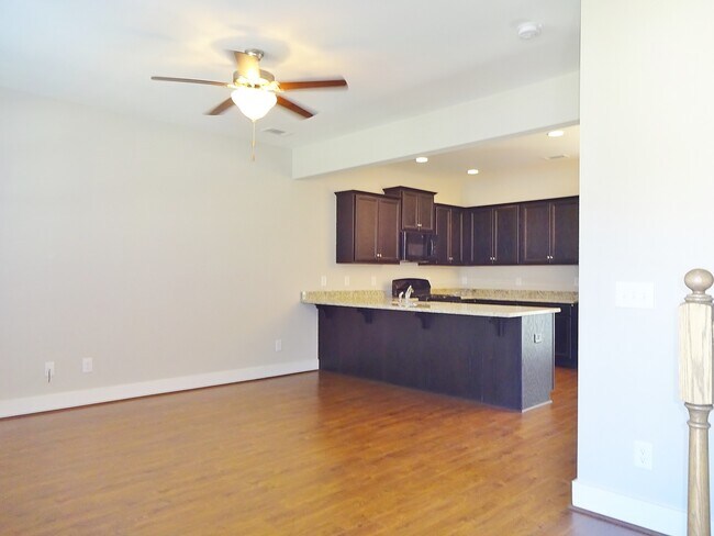 Building Photo - 555 Polo Way