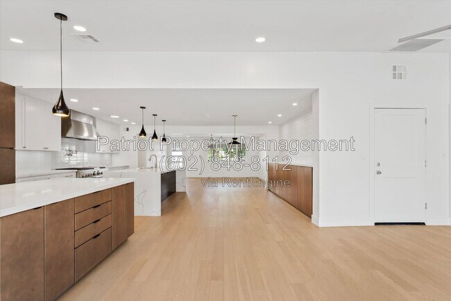 Building Photo - 8515 N 13th Pl