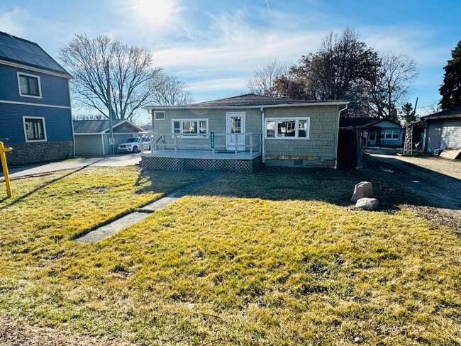 Building Photo - 42160 N 6th Ave