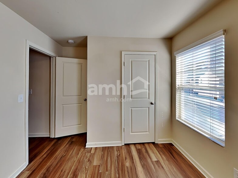 Building Photo - 278 Scotland Dr