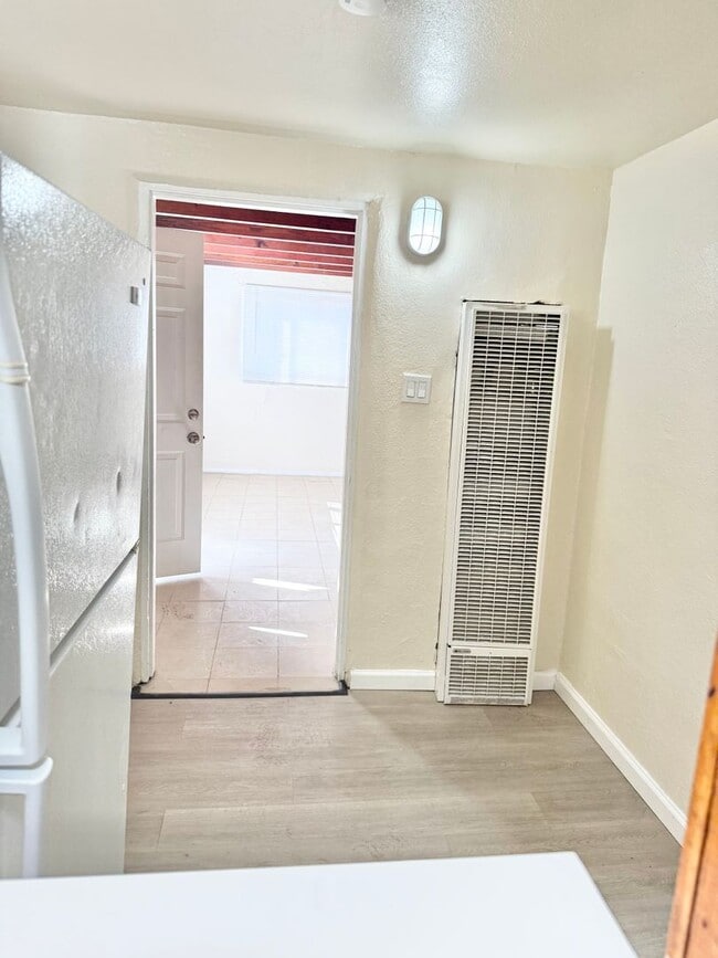 Building Photo - 1 Bedroom with Den Available Now