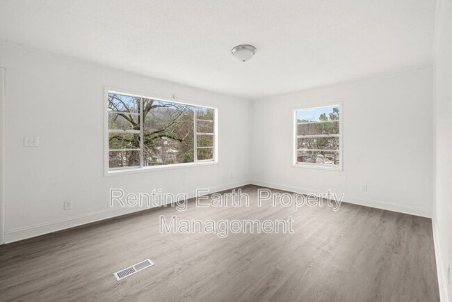 Building Photo - 1808 Brewster Rd