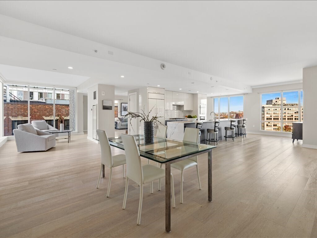 Building Photo - 110 Broad St