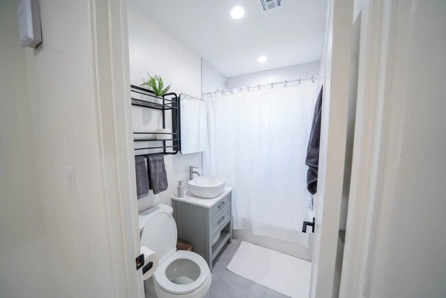 Guest Bathroom - 608 W 9th St