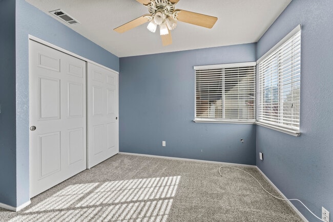 Building Photo - 2126 Sunhaven Ct