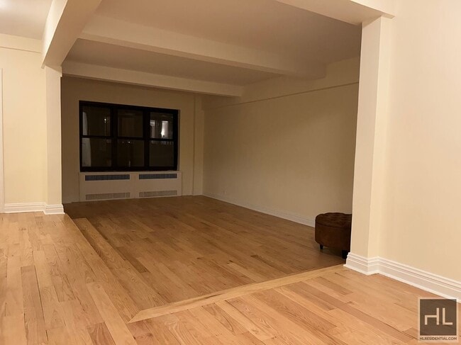 Building Photo - 141 E 56th St