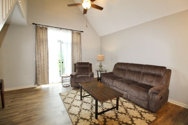 Building Photo - 1336 Hunters Rd