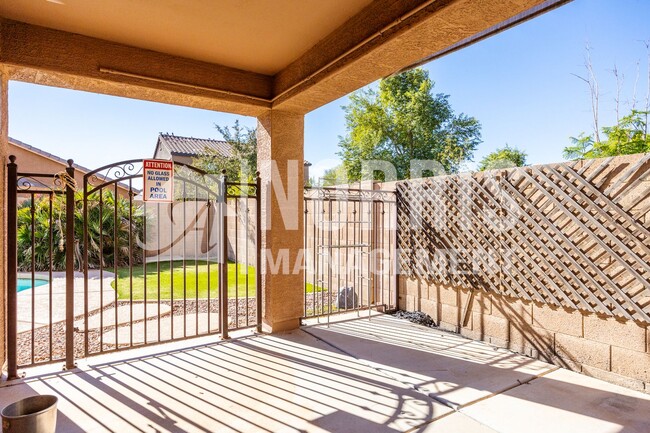 Building Photo - Beautiful Home with a Pool in Maricopa