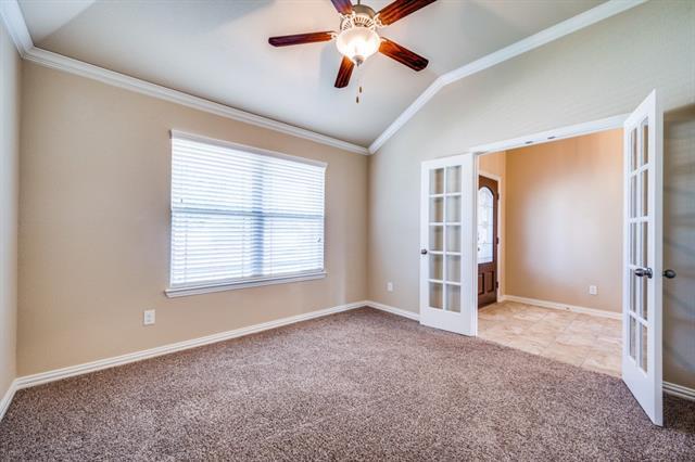 Building Photo - 16708 Central Garden Ln