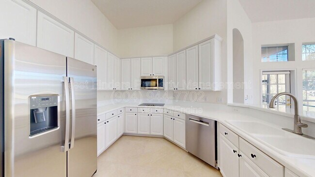 Building Photo - 10061 Vineyard Lake Rd E