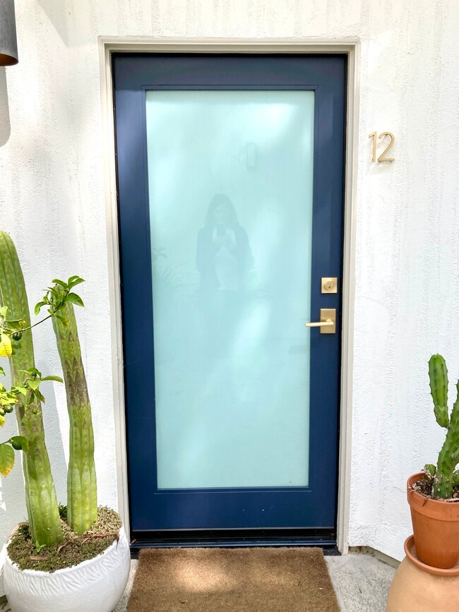 Building Photo - 2500 Abbot Kinney Blvd