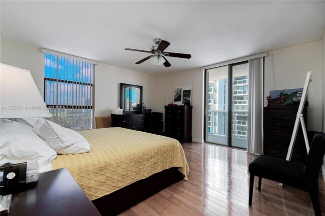 Building Photo - 20515 E Country Club Dr
