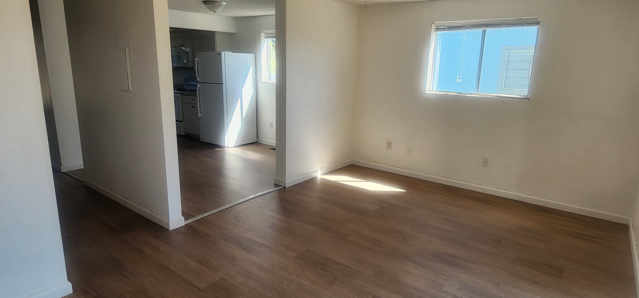 Living room - 4304 S Cedar St