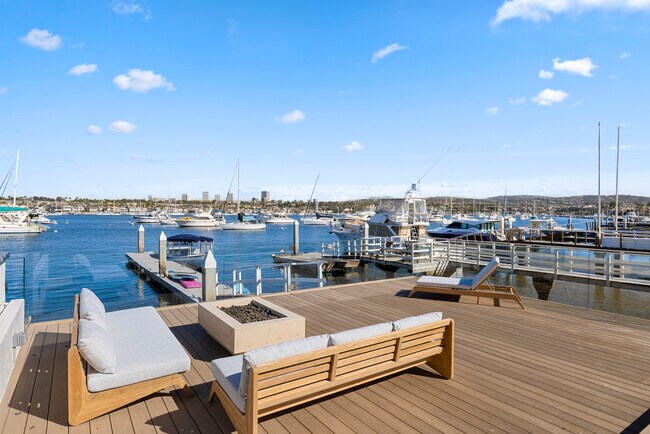 Building Photo - 1126 E Balboa Blvd