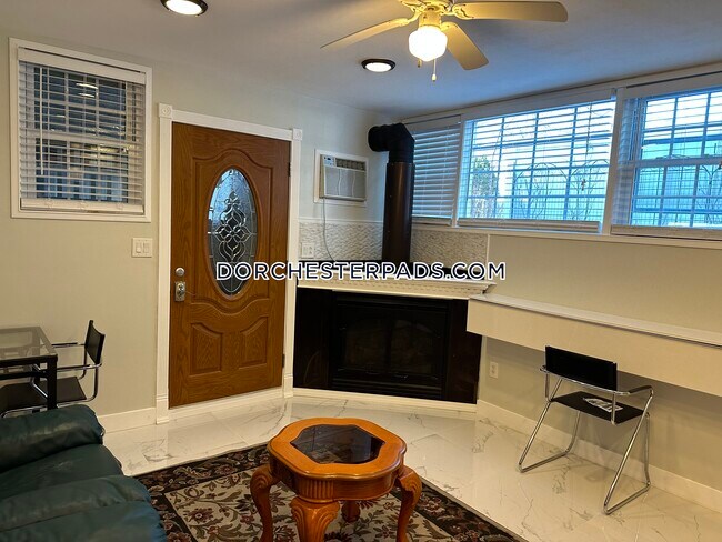 Building Photo - 235 Savin Hill Ave