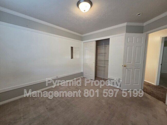 Building Photo - 2056 S 1600 W