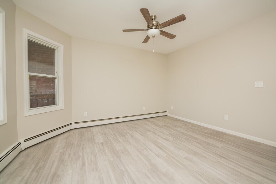 Living room - 104 Cambridge Ave