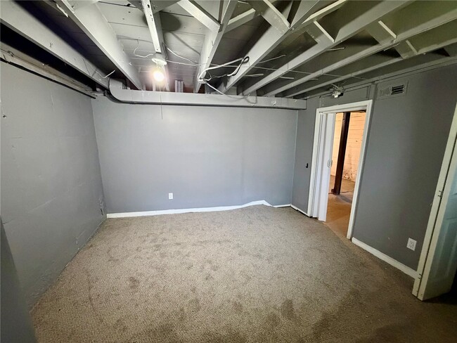 Building Photo - 7121 Lamont Dr
