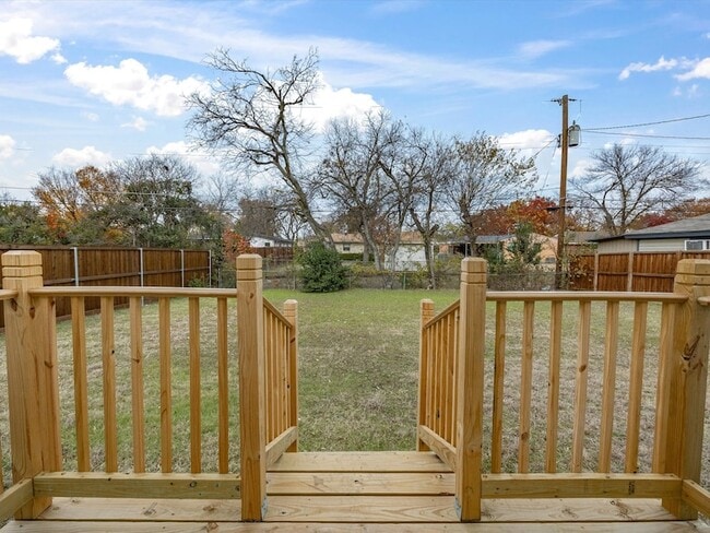 Building Photo - 10209 Casa View Dr