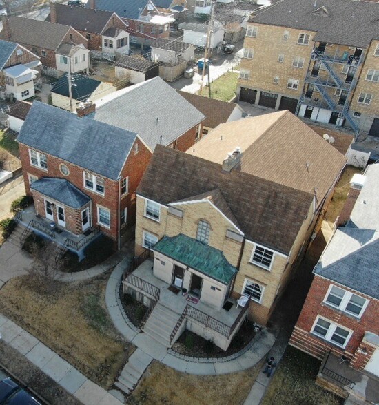 Building Photo - 5818 Mardel Ave