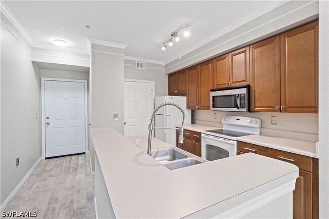 Building Photo - 11561 Villa Grand