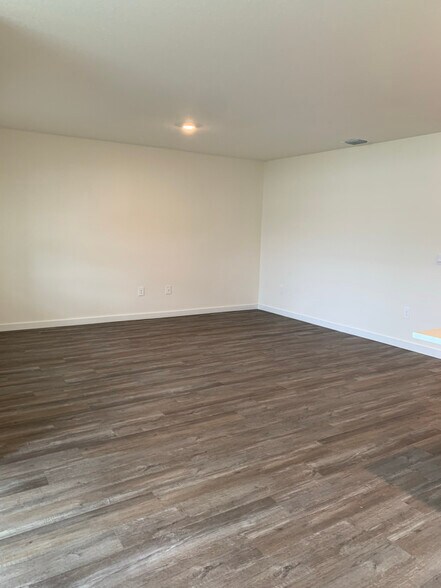 Building Photo - 3715 Hatchery Wy
