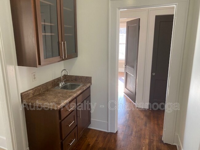 Building Photo - 3306 Montview Dr