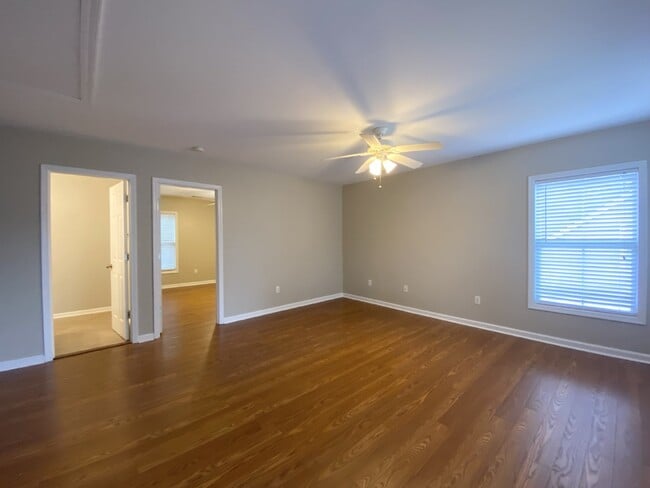 Building Photo - Rent Ready, Four Bedroom Home in Parkside ...