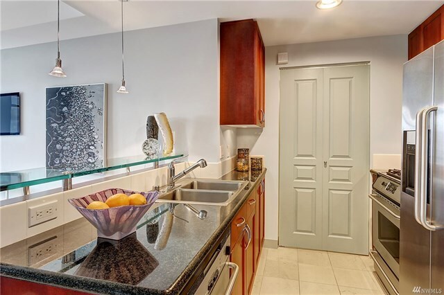 Building Photo - 2929 1st Ave