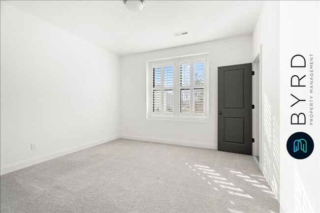 Building Photo - 15506 Amethyst Dr
